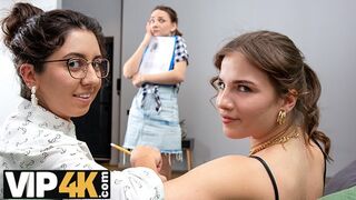 Katty. West si dává lesbickou pauzu s kancelářskými děvkami