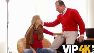 Kurva nápomocný soused dívka blondýna