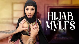 Hijab stepmum není příliš divoké, takže ukazuje Stepson Zakázané části jejího těla pocit šílené tabu