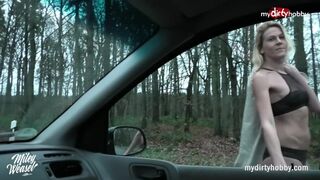Horké auto kurva s blondýnou dospívající dívka