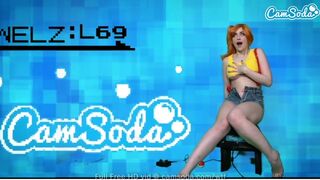 Jewelz Blu divoce masturbuje v Misty Cosplay