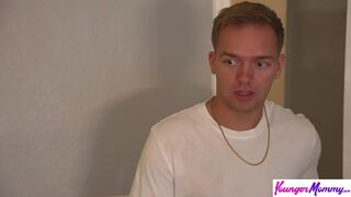 Kenzie Love se dívá, jak její nevlastní syn šuká panenskou kundičku - přísná mateřská rada