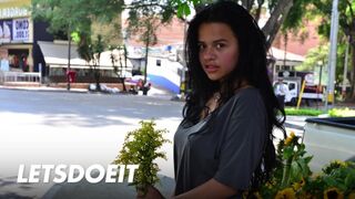 Roztomilý hnědý starší ženy selena tlačítko hluboko fucked v latinsky kočička