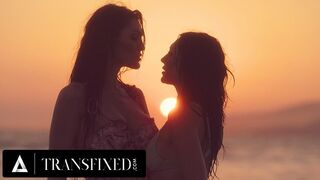 Po setmění tvrdé kurva: Tori Easton krutě fucks Charlotte Sins bikiny panenka