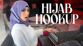 Nina Nieves je arabský dospívající snící o roli americké královny plesu