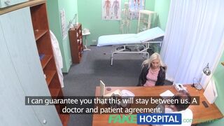 Blond pacient s virovou chorobou svádí lékaře na klinice