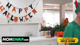 Sydney Paige a Mandy Rhea, dvě sexy nevlastní matky, Halloween, vyber si nóbl oblečení, které dožene Berryho McKecinera k šílenství