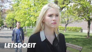 Sexy polská blondýna misha Cross saje cizí silný strom v zahraničí a jezdí dobře