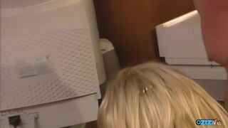 Pšenice plná spermatu - divoký sex s blondýnou teenager