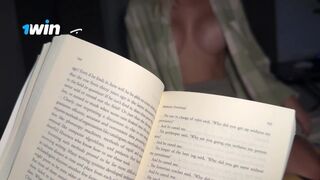 Moje sestra Mostoha mě svedla při čtení - lahodná blízkost drhnutí od velké-zadek teenager