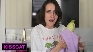 První kurva s mou nevlastní sestrou na gauči při vaření