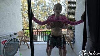 Šukal jsem tu děvku na verandě a střelil jsem ji do obličeje