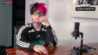 Teenage amatér kočička kurva v růžové studio