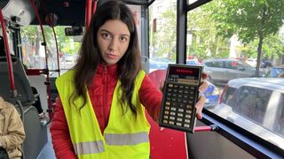 Řidič autobusu chytil podvodné pasažéry a ošukal ho s jeho chutí v výstřiky