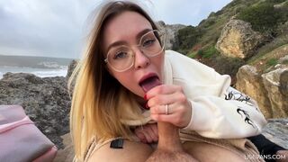 Dva horký 18letý blondýny dospívající fucked na pláži turné