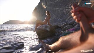 Fuckflash na nudistky pláž: cizinec dívka pomohla těšit