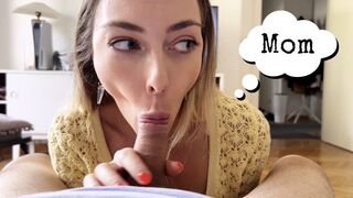 Máma přišla domů a málem mě nachytala, jak kouřím péro v kuchyni