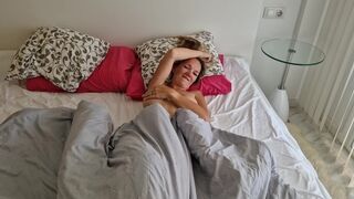 Sexy chlap šuká manželku svýho kámoše, když je pryč a dělá mu video