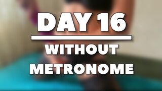 Milf masturbuje s umělým kohoutem - Den 16 bez metronomu