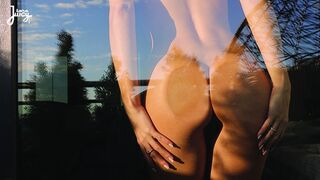 Nádherná blondýnka Larajuicy šuká její kundičku celý den