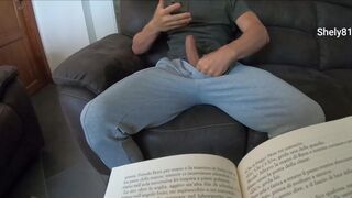 Syn drzého nevlastního syna! Zatímco nevlastní matka čte, dívá se na porno a bije si péro
