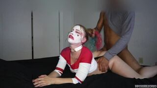Harley quinn saje obrovský kohout tvrdě a jezdí, dokud se těší v noční verzi