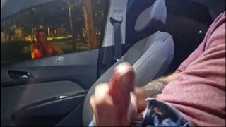 Riskantní výprask pro červeného teenagera na ulici