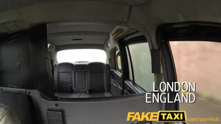 FakeTaxi - místní tanečník z baru