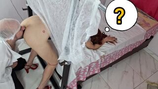 Tajný gynekolog mi kontroluje zadek