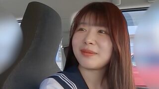 Kasumi-chan, ta sexy reportérka v autě stojí za prd a bije ho