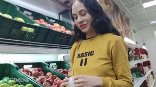 Pozval jsem divnou holku z trhu a stala se z ní divoká kurva