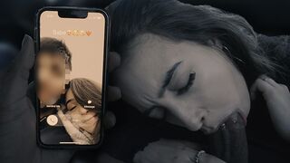 Teenager dívka podvádí svého přítele a saje obří péro