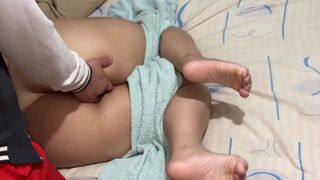 O půlnoci do mého pokoje přijde moje velká tchýně a požádá o pomoc s její bolestí