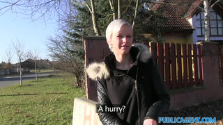 Public Agent - plešatá kunda české dívky