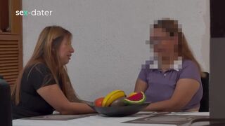 Sexy zralá žena prstění mladý lesbičky kundička zatímco ona se těší její střik