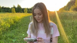 Čerstvá žena podváděla manžela s lesem v každé díře