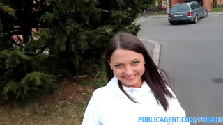 PublicAgent - 18letý teenager v hotelu