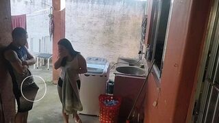 Žena utekla, služka nemohla odolat mému ztuhlému ocasu