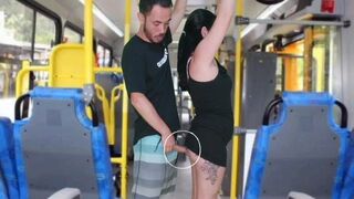 Stařec to třel a mlátil do hnědého v autobuse, dokud to neskončilo
