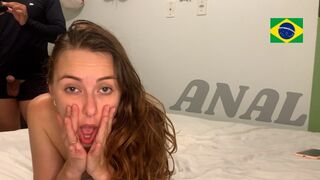 Ariel první ukazuje její tvář amatér anál v souložit