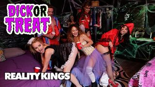 Reality Kings hot halloween orgie hlavní Eve Ellewood a Gina Valentina