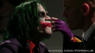Teenage blond Supergirl miluje divoký sex na Wicked Channel s Derrick Pierce a Johnny Sins