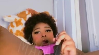 jadeenasty - Black milf masturbuje do webové kamery