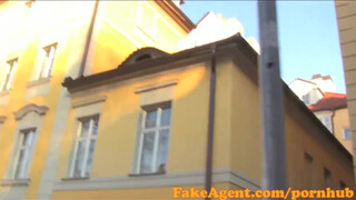 FakeAgent - raven sexy milf křičí cum