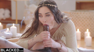 BLACKED - Aria Lee se ujímá obřího ocasu
