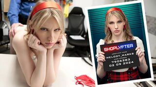Melody Marksová tvrdě pracuje pro ptáka Jacka Vegas